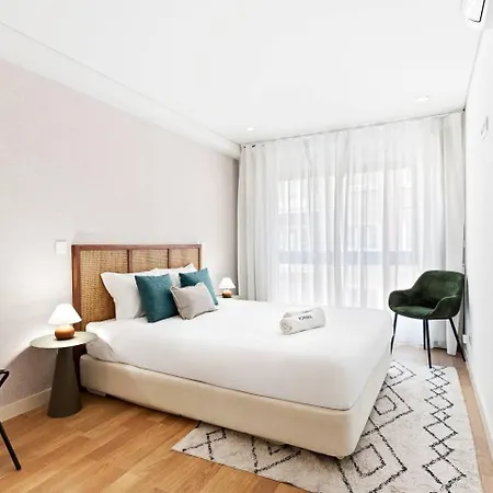 Apartment Urban Paradise, Sleek Flat