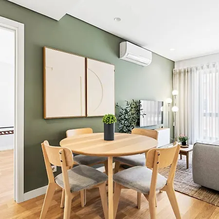 Urban Paradise, Sleek Flat Apartman