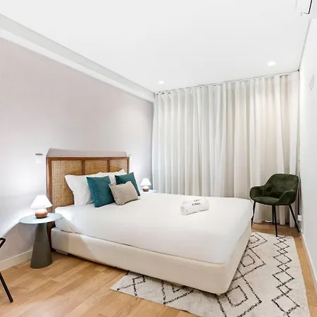 Urban Paradise, Sleek Flat Apartman *